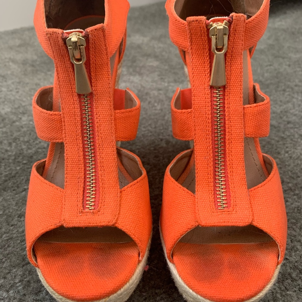 Summery Wedge